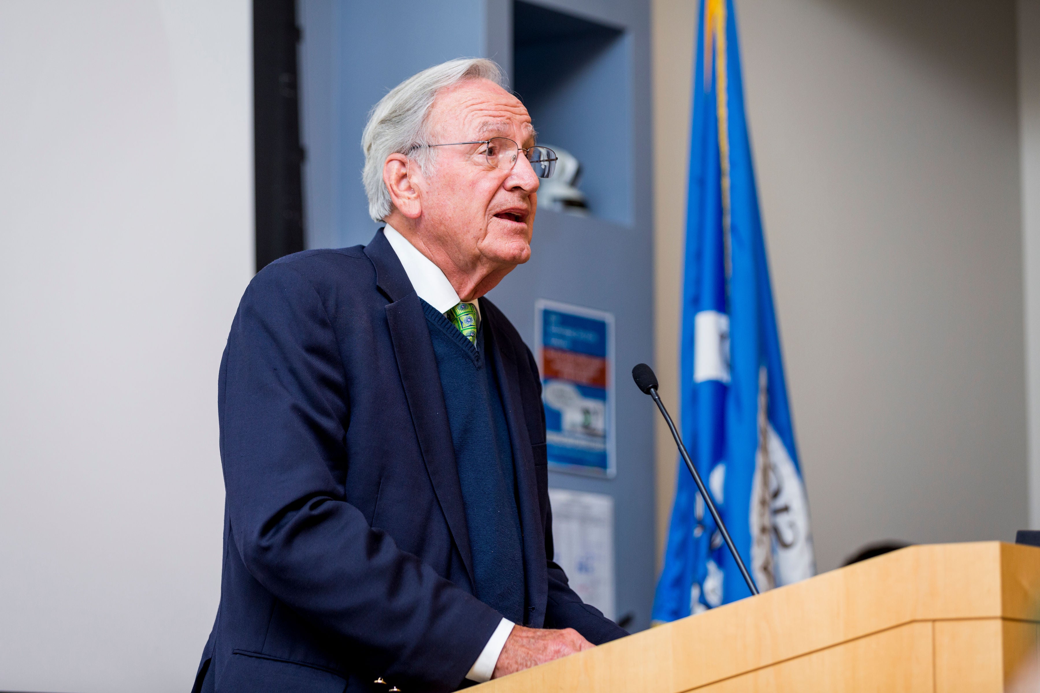 Jean Mayer Prize recipient Tom Harkin speaks at the October 2018 event